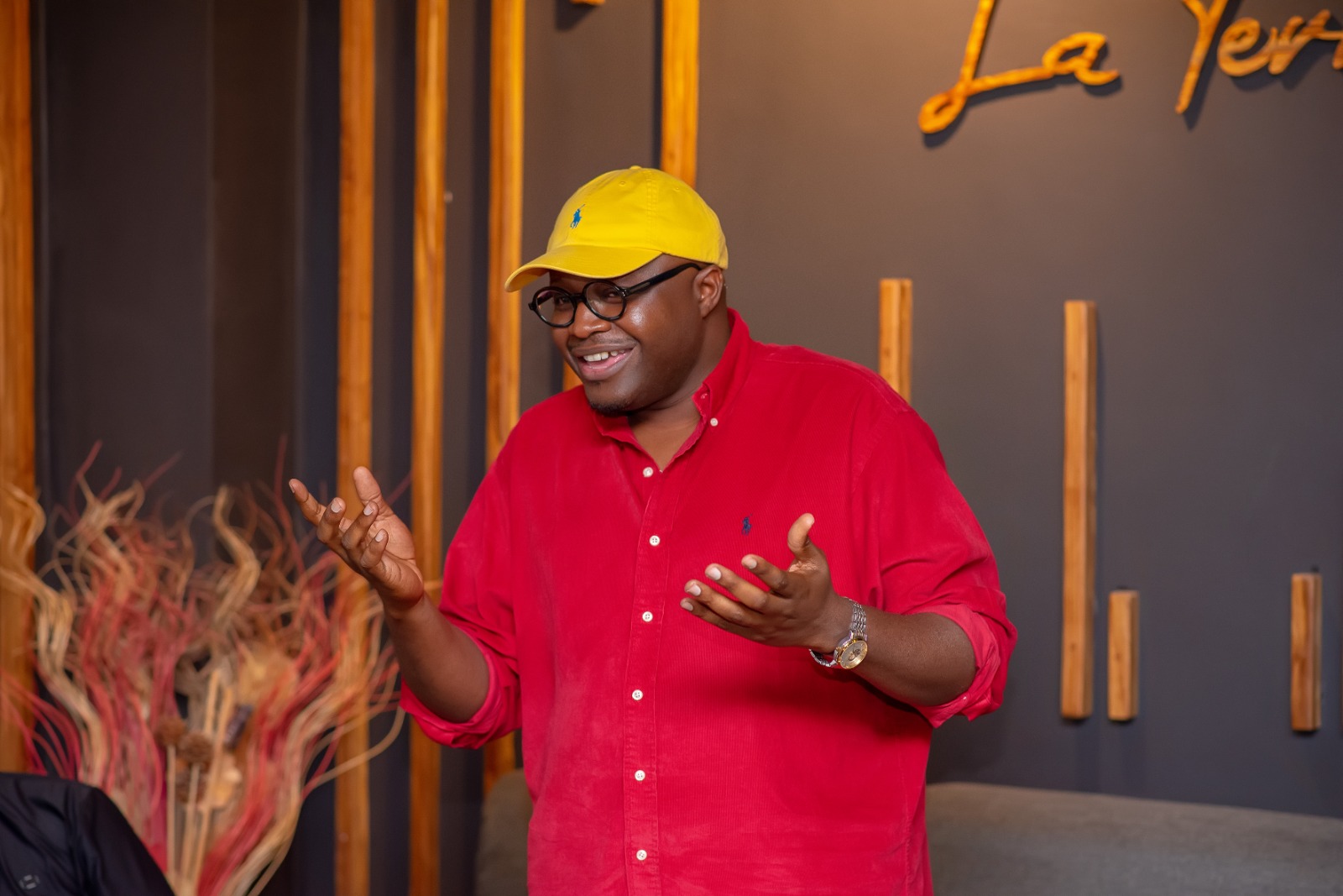 El Fumador Del Jefe presente           " The Hood Sommelier " 12