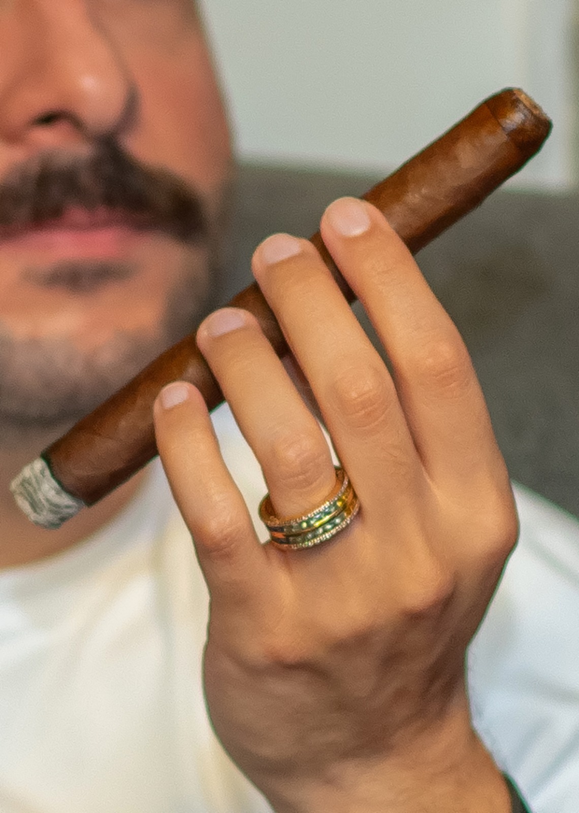 El Fumador Del Jefe presente           " The Hood Sommelier " 8